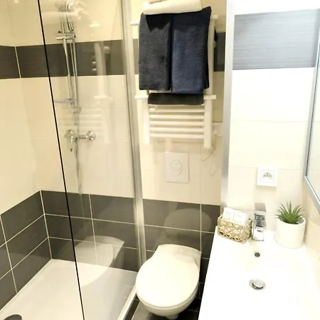 아파트 Cosy Avec Piscine Residentielle & Proche Centre *